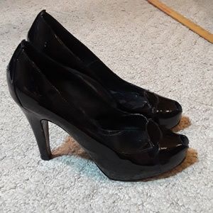 Fendi size 40 black patent high heel pumps